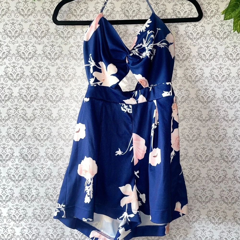 Women's Short Jumpsuit Floral Flowy Sleeveless V-Neck Romper Suit Blue Medium - Picture 3 of 8